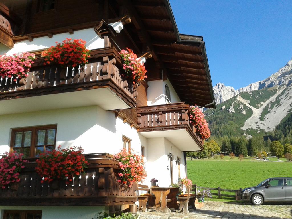Alpenhaus Birkhahn 호텔 람자우 암 다흐스타인 외부 사진